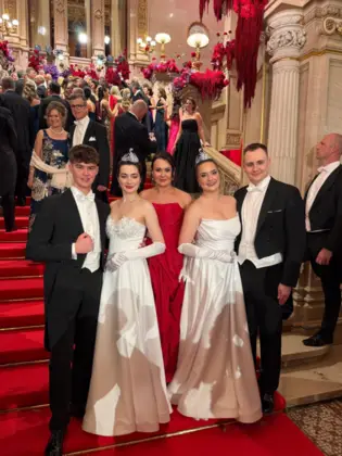 Uczeń Technikum nr 3 w Lublińcu uczestnikiem Balu Debiutantów w Operze Wiedeńskiej