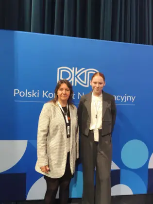 Gratulacje, dyplom i nagroda Polskiego Komitetu Normalizacyjnego dla uczennicy Marty Bieleckiej – laureatki Ogólnopolskiego Konkursu PKN pt. „Normalizacja i Ja'