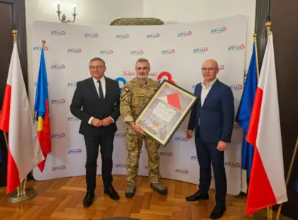 Święto Flagi - uroczyste przekazanie patriotycznych ryngrafów 5