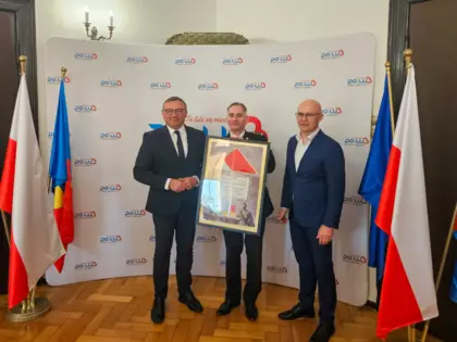 Święto Flagi - uroczyste przekazanie patriotycznych ryngrafów 4
