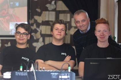 Wideokonferencja z Singapurem