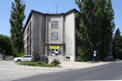 Ogłoszenie o drugim przetargu ustnym nieograniczonym na sprzedaż nieruchomości zabudowanej położonej w Lublińcu przy ulicy Żwirki i Wigury 3, stanowiącej własność Powiatu Lublinieckiego