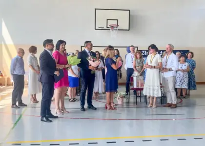 Szkoła Podstawowa im. Jana Pawła II w Psarach 15