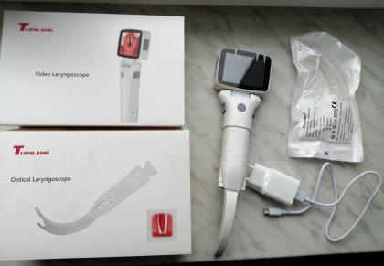 Videolaryngoskop wraz z zapasem łyżek intubacyjnych jednorazowego użytku, za łączną kwotę 13 338 zł, otrzymał Szpital Powiatowy w Lublińcu od Śląskiego Urzędu Wojewódzkiego